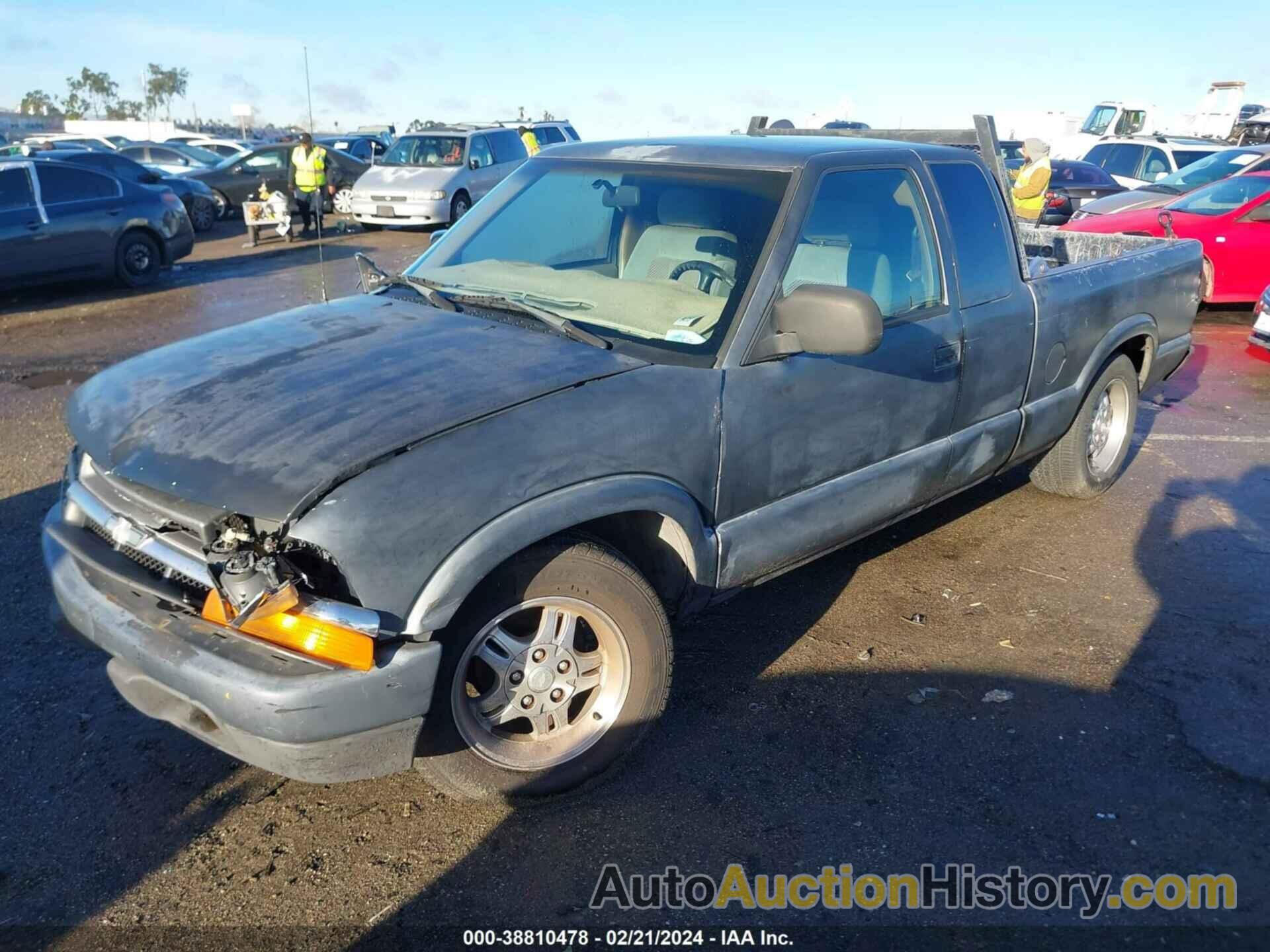 CHEVROLET S-10 LS, 1GCCS195228129034