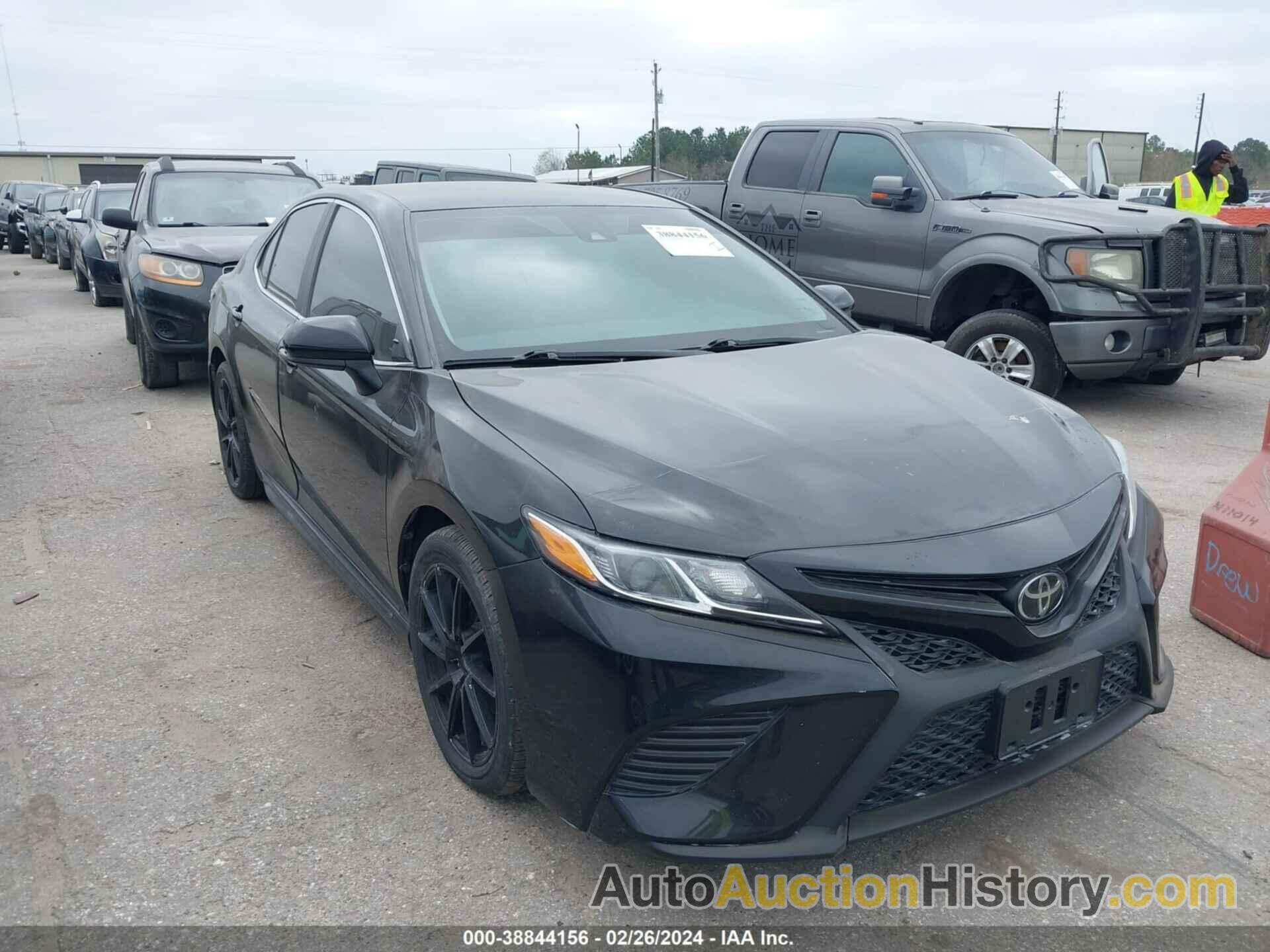 TOYOTA CAMRY SE, 4T1G11AK9LU967295