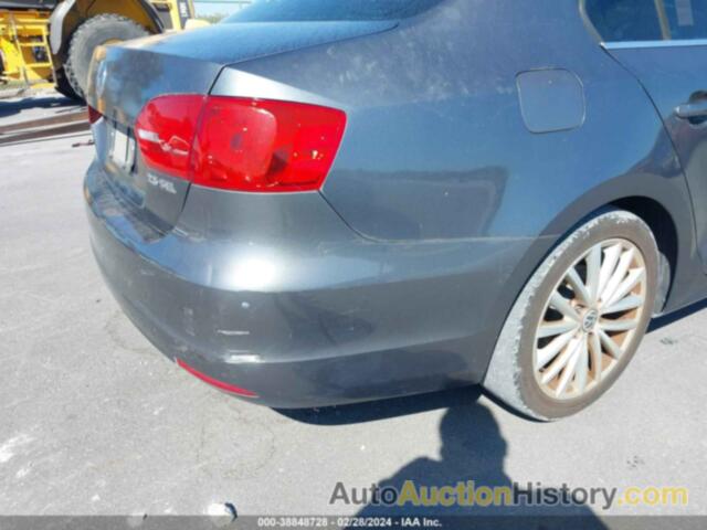 VOLKSWAGEN JETTA 2.5L SEL, 3VWLX7AJ6BM353445