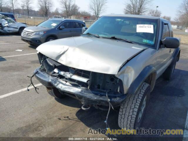 CHEVROLET S-10 LS, 1GCCT19W018101060