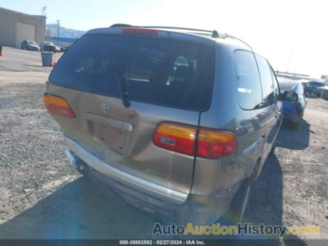 TOYOTA SIENNA XLE, 4T3ZF13C3XU163877