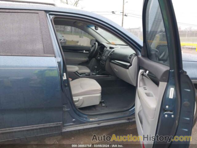 KIA SORENTO LX, 5XYKT4A64FG604387