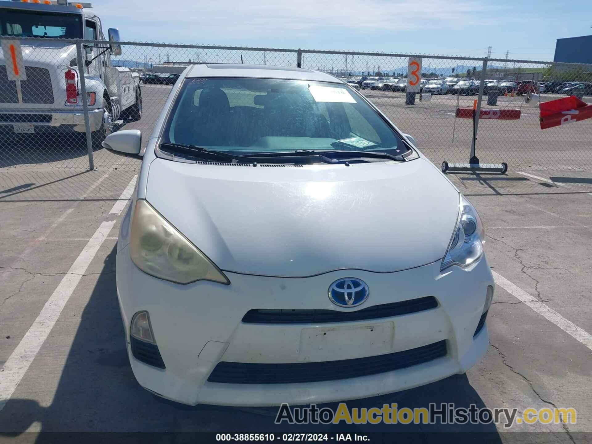 TOYOTA PRIUS C THREE, JTDKDTB38D1046990