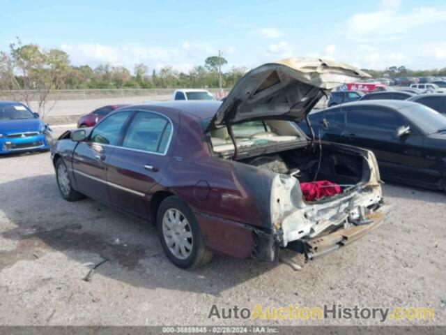 LINCOLN TOWN CAR, 2LNBL8CV8AX629297