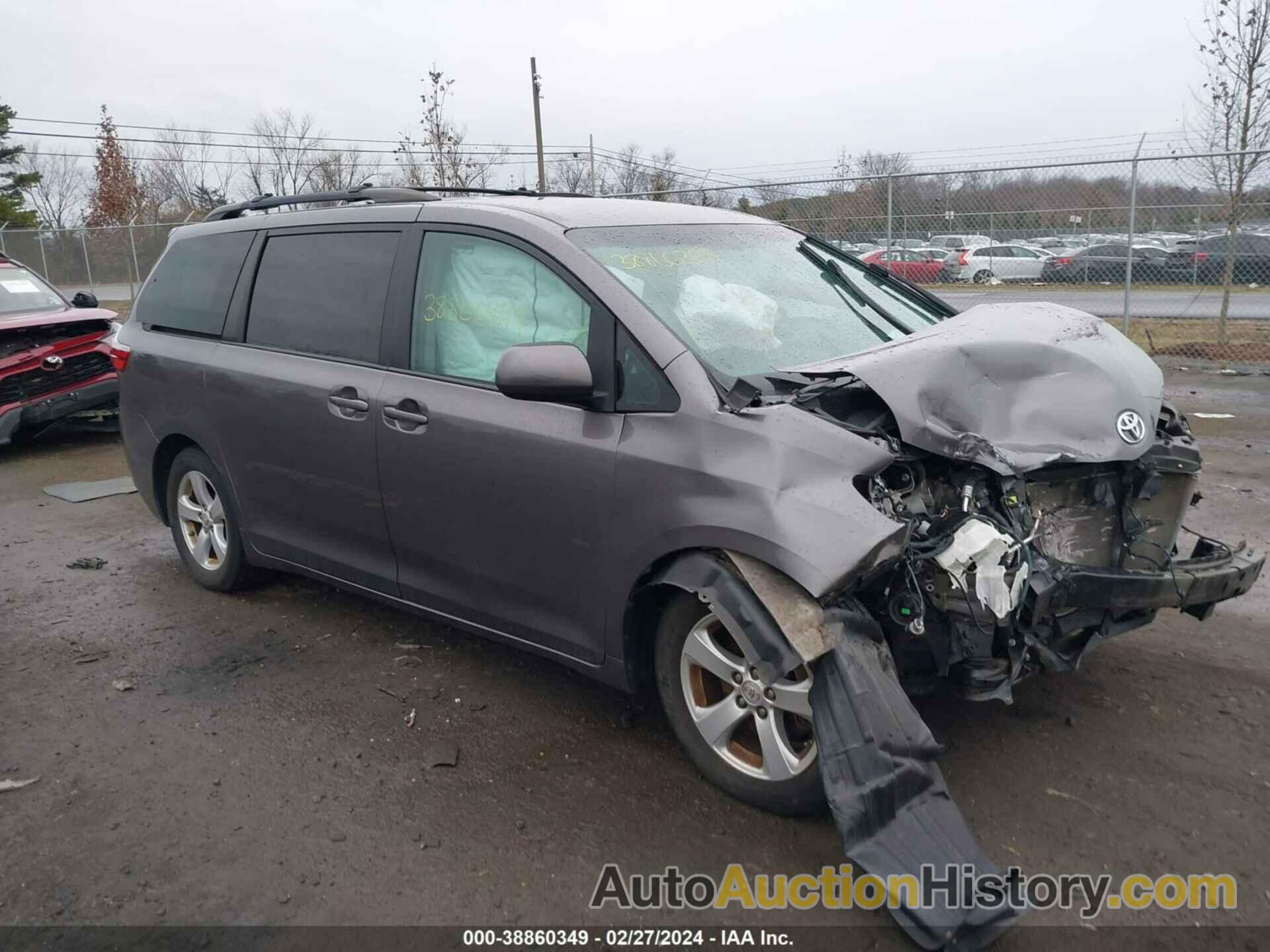 TOYOTA SIENNA LE 8 PASSENGER, 5TDKK3DC2FS642346