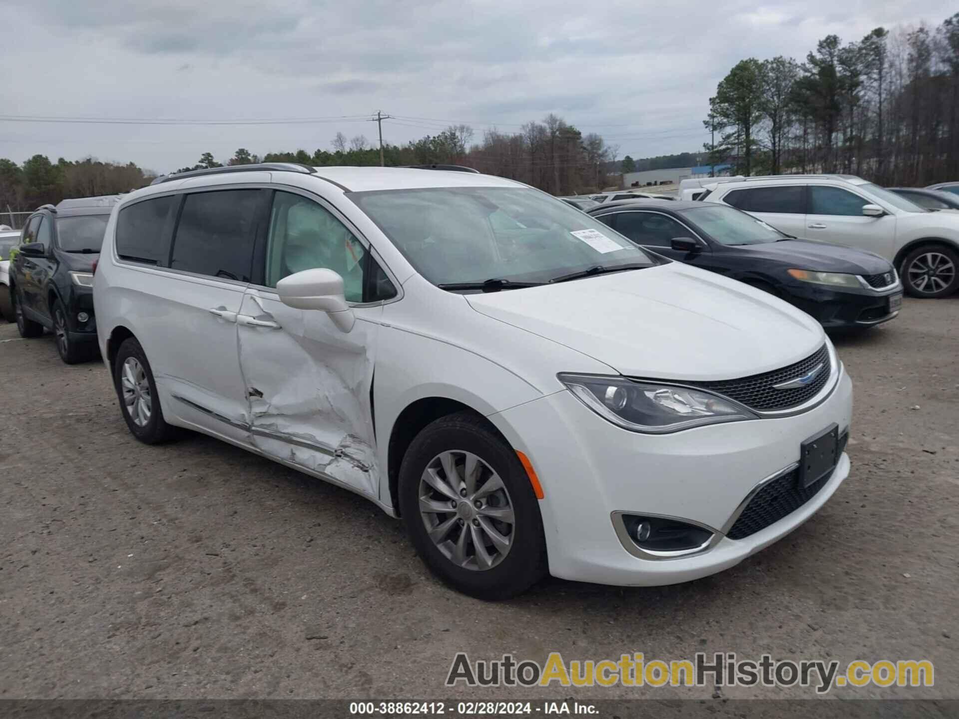 CHRYSLER PACIFICA TOURING L, 2C4RC1BG5JR217775