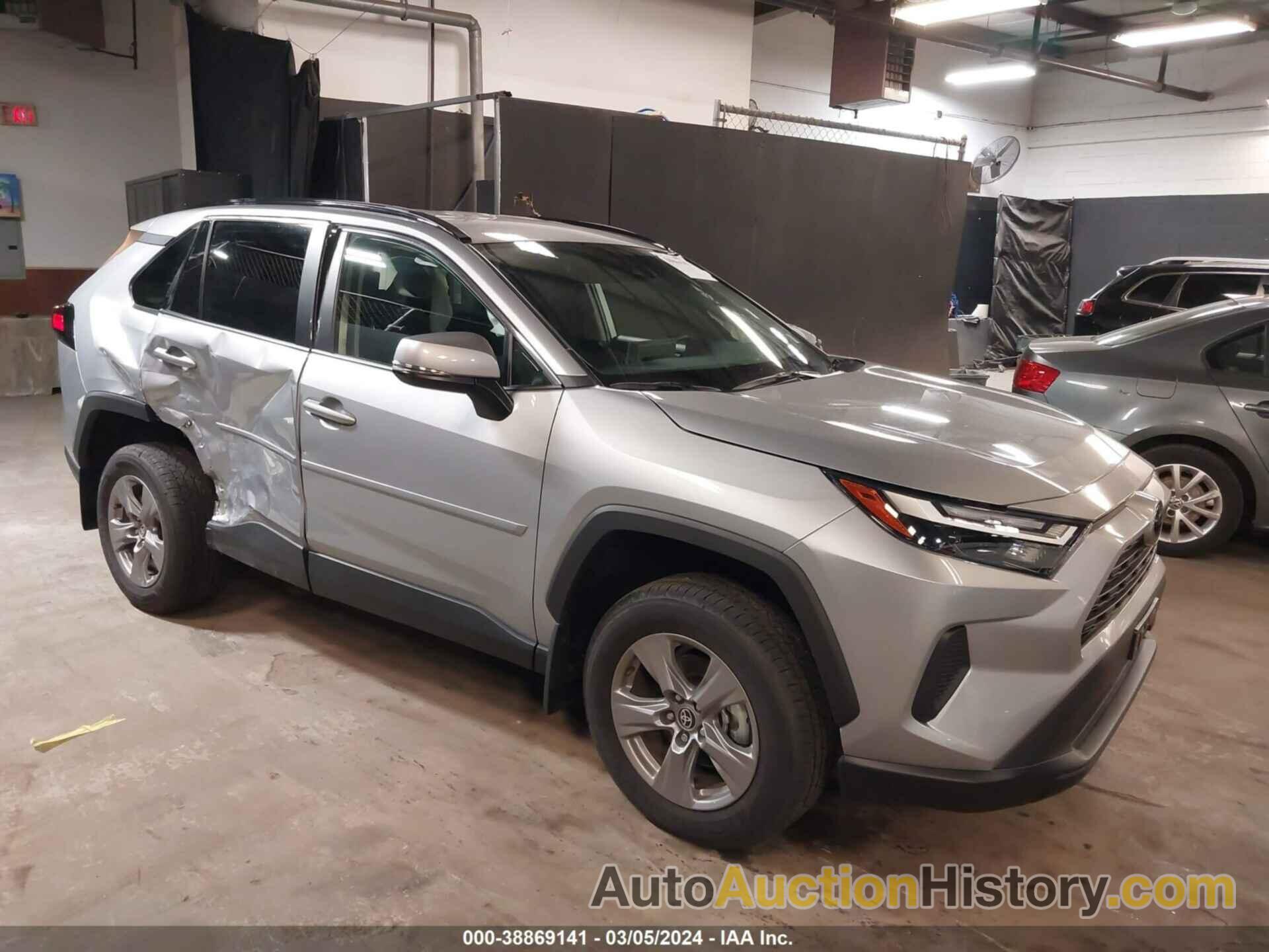 TOYOTA RAV4 XLE, 2T3P1RFV7RW415621