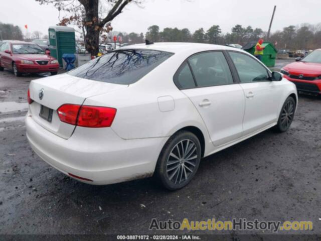 VOLKSWAGEN JETTA 2.5L SE, 3VWDZ7AJXBM372952