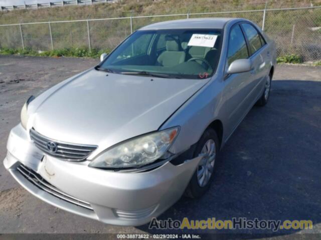 TOYOTA CAMRY LE, 4T1BE32K15U556971