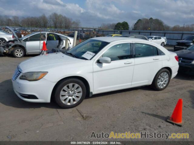 CHRYSLER 200 LX, 1C3CCBAB4DN686217