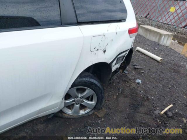 TOYOTA SIENNA LE V6, 5TDKK3DC3BS117015