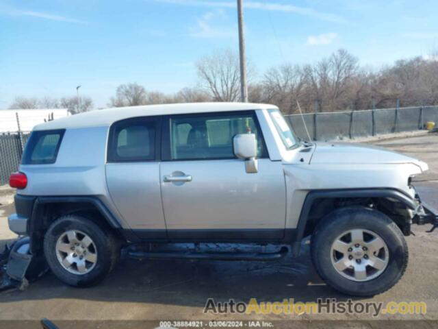 TOYOTA FJ CRUISER, JTEBU11F88K020658