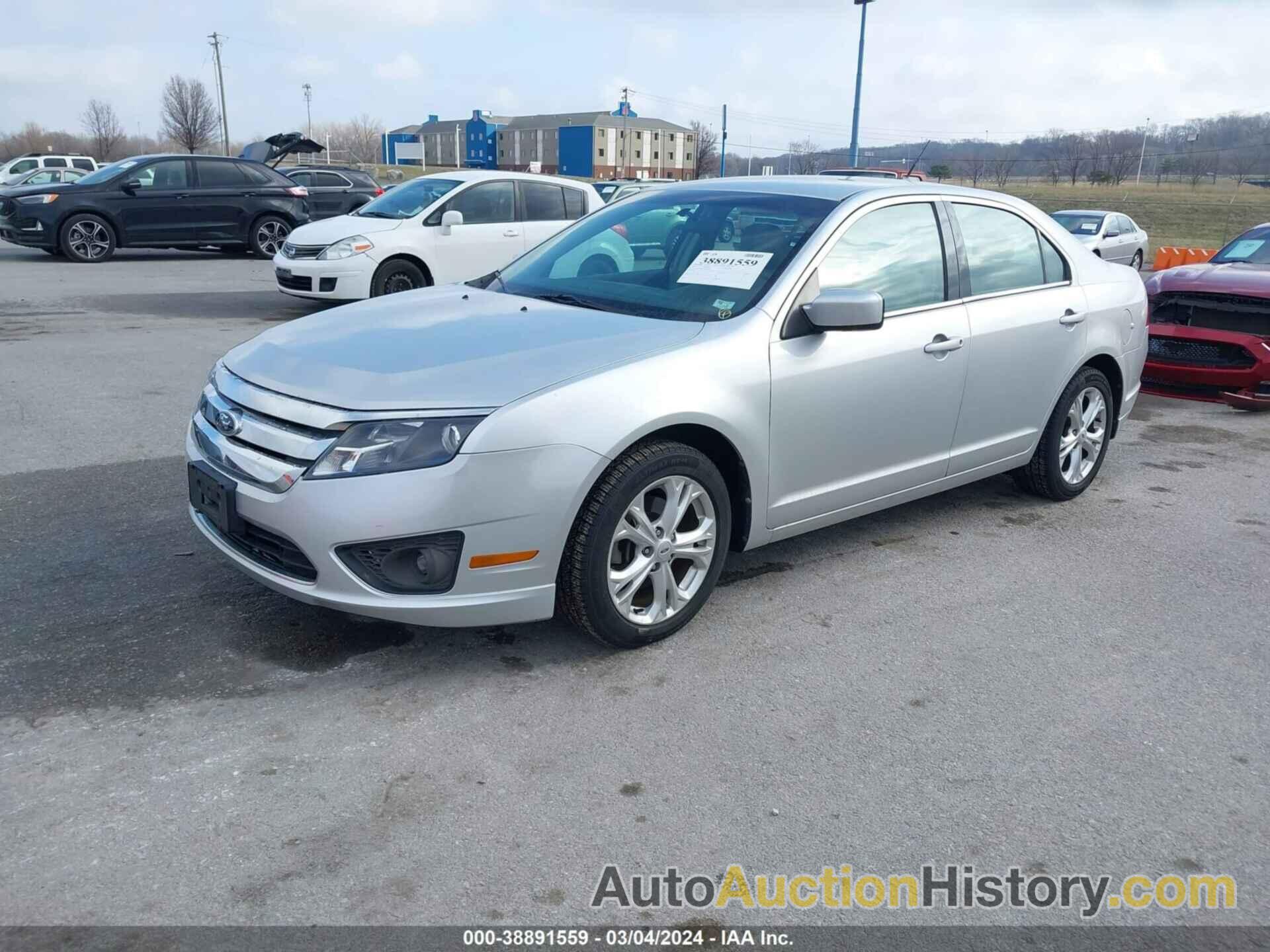 FORD FUSION SE, 3FAHP0HA2CR320247