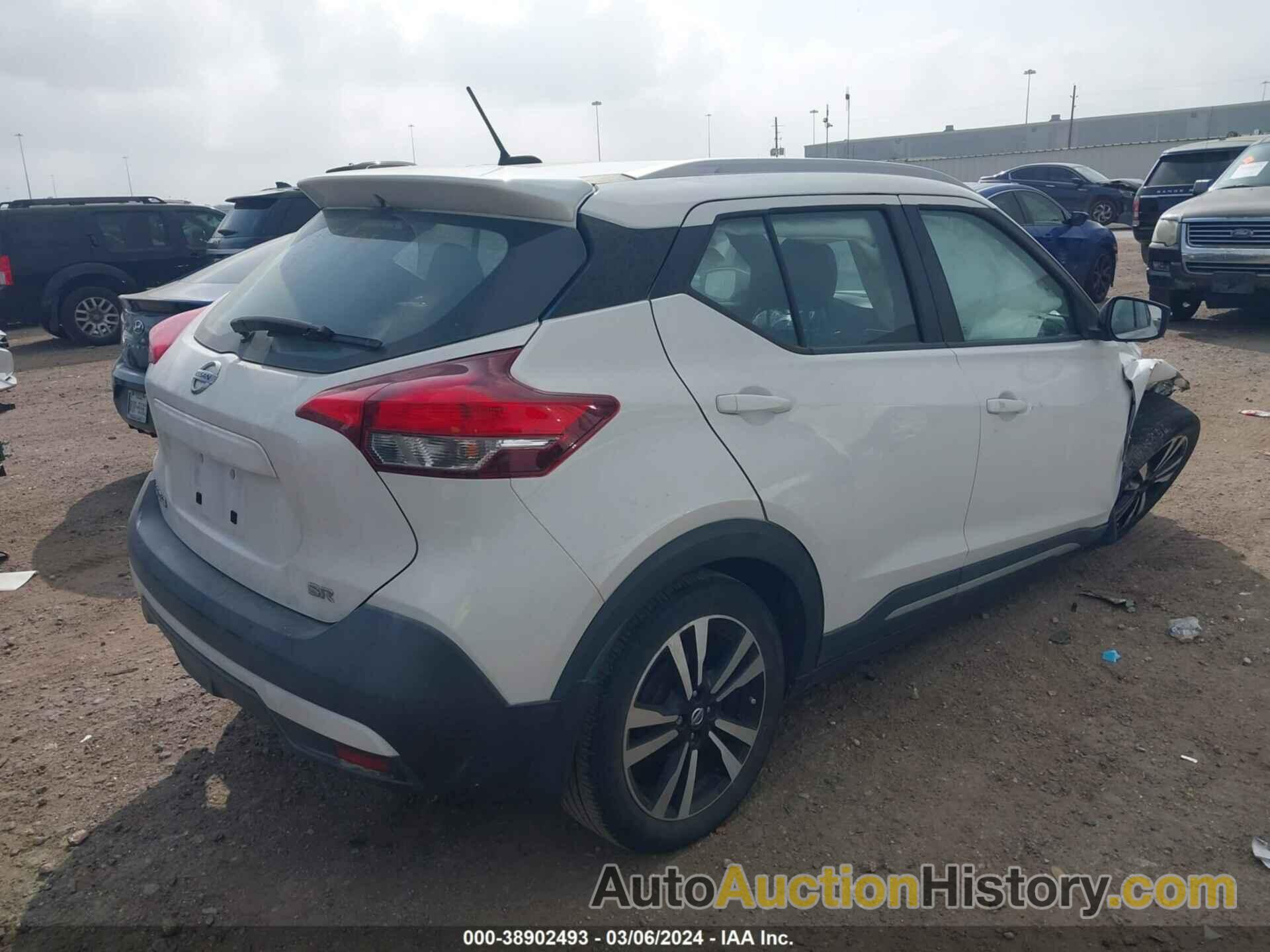 NISSAN KICKS SR, 3N1CP5CU4KL559063