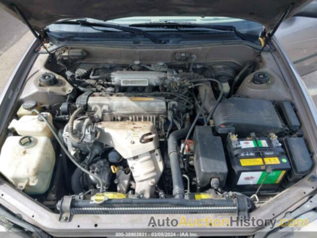 TOYOTA CAMRY DLX, 4T1SK11E8NU093929