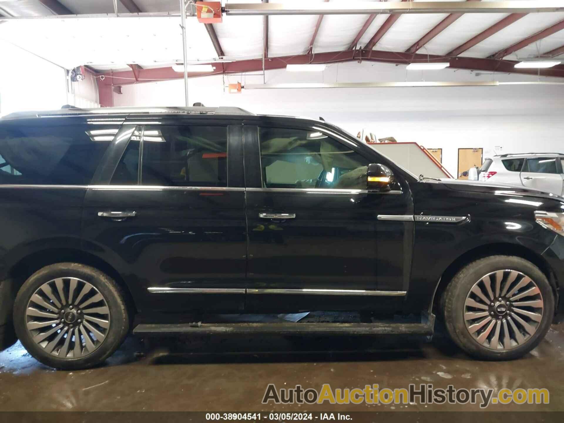 LINCOLN NAVIGATOR RESERVE, 5LMJJ2LTXJEL01875