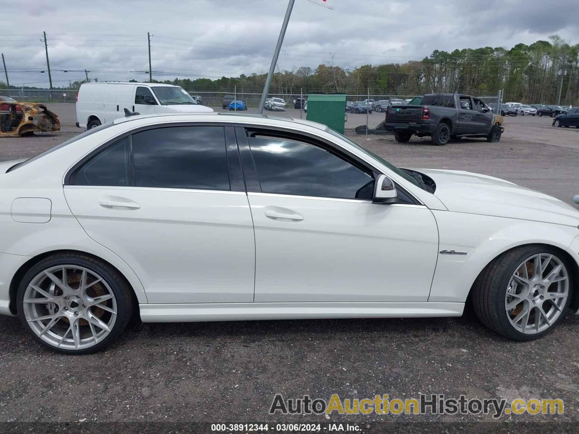 MERCEDES-BENZ C 63 AMG, WDDGF77X59F230108