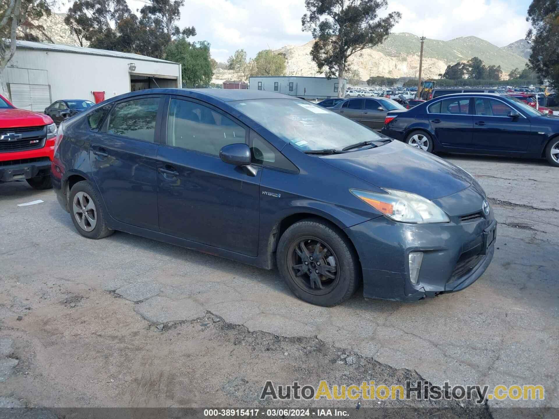 TOYOTA PRIUS THREE, JTDKN3DU9F1950675