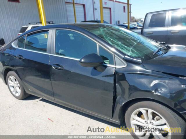 CHEVROLET CRUZE LT, 1G1BE5SM8K7116556