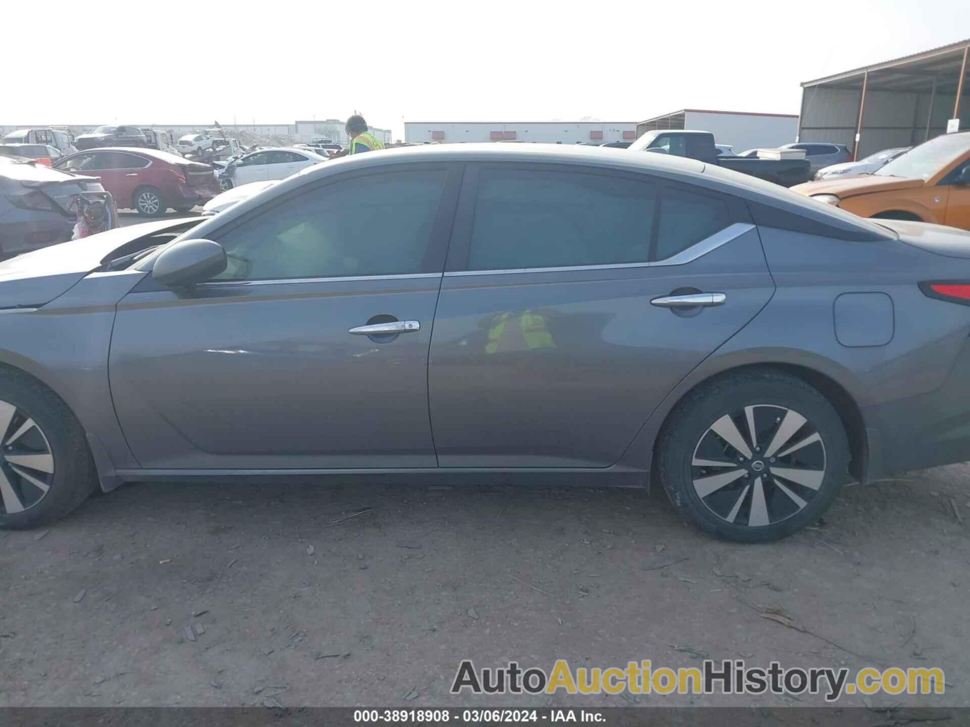 NISSAN ALTIMA SV FWD, 1N4BL4DV7NN349816