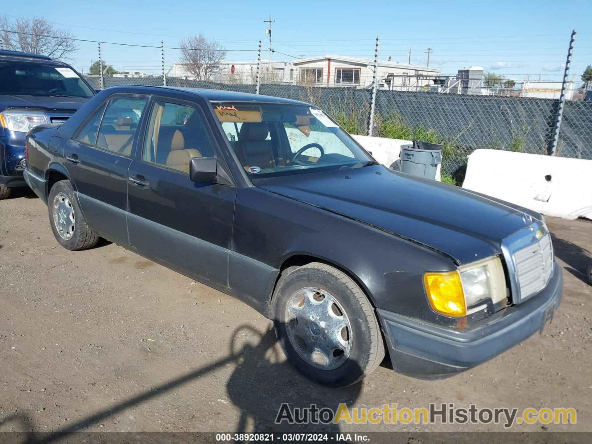 MERCEDES-BENZ 400 E, WDBEA34E8NB746622