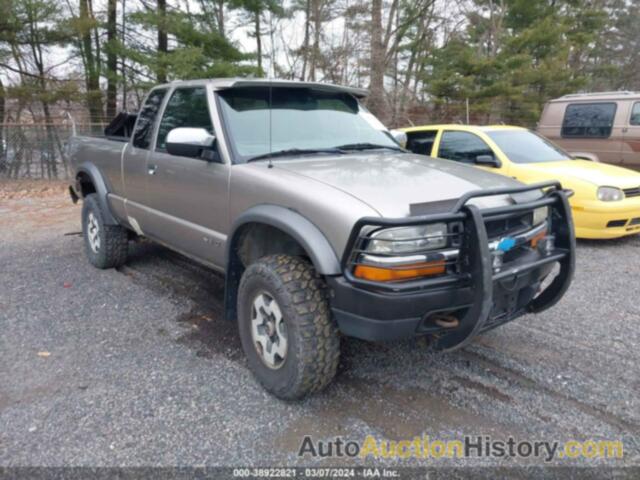 CHEVROLET S-10 LS, 1GCCT19W3Y8249679