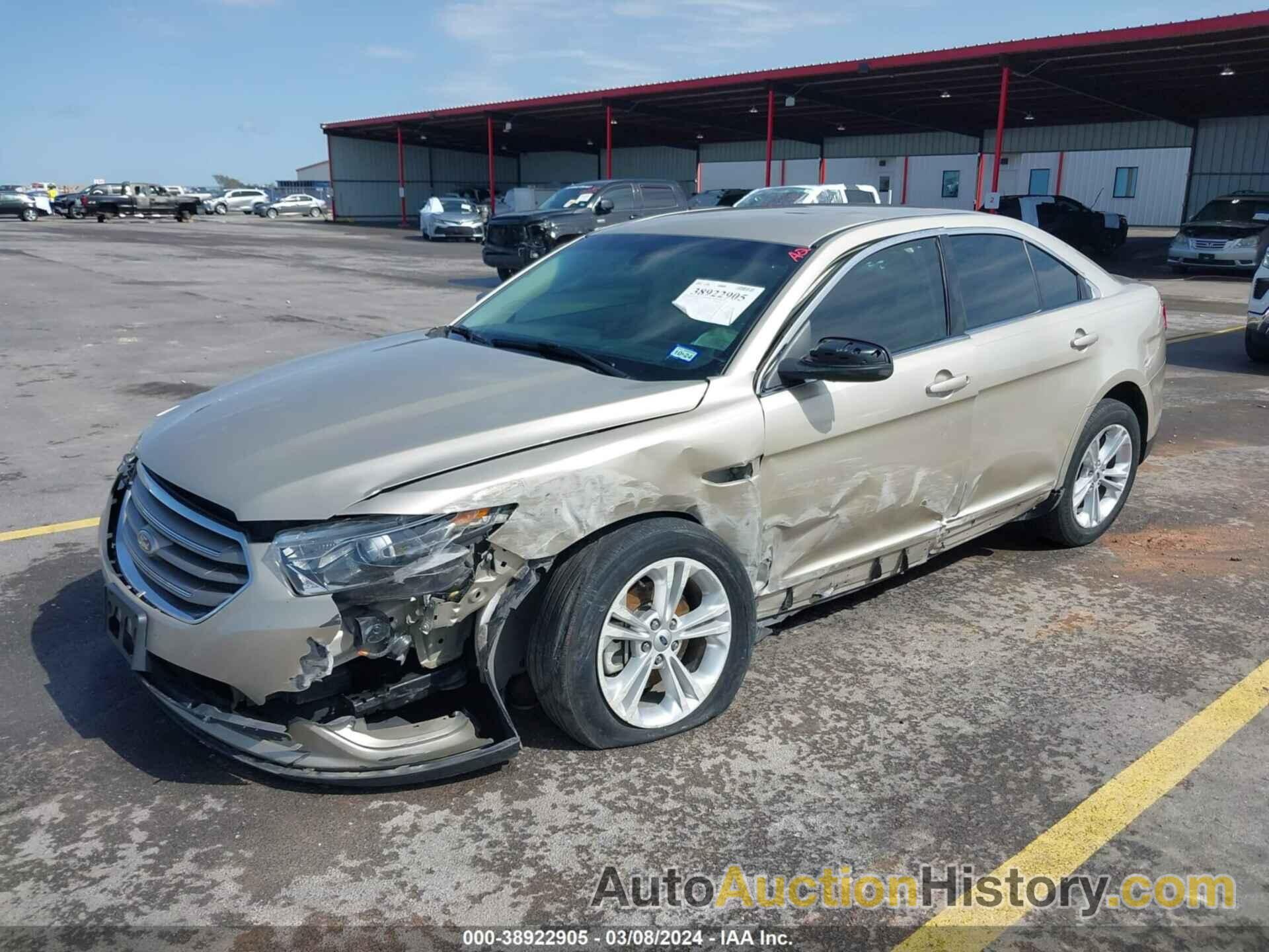 FORD TAURUS SE, 1FAHP2D81JG134685