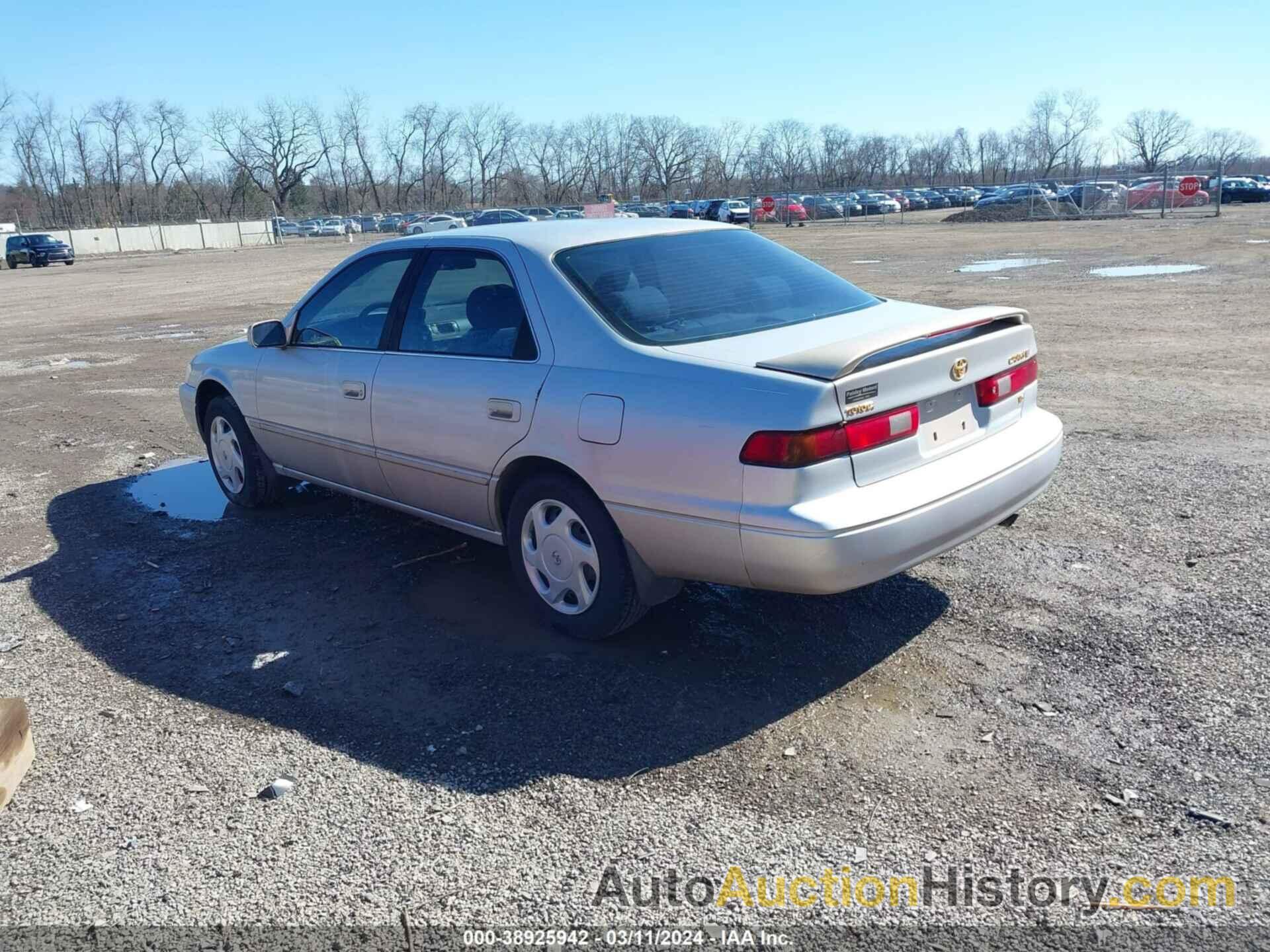 TOYOTA CAMRY LE V6, 4T1BF22K5VU030043