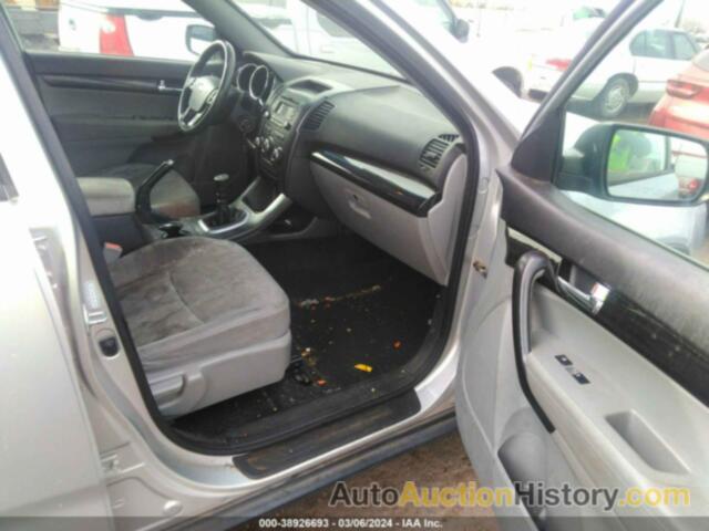 KIA SORENTO, 5XYKT3A10BG010954