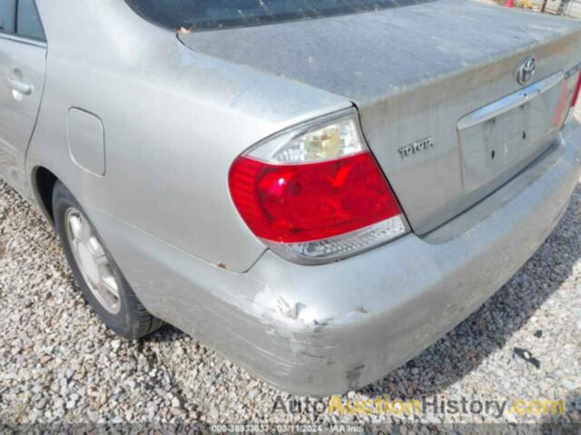 TOYOTA CAMRY LE, 4T1BE32KX5U513942