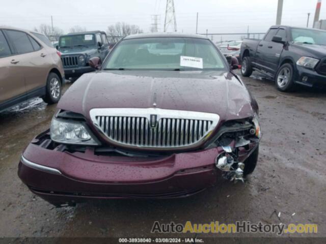 LINCOLN TOWN CAR SIGNATURE LIMITED, 1LNHM82V37Y612229