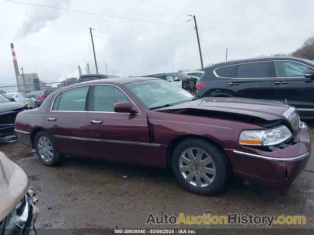 LINCOLN TOWN CAR SIGNATURE LIMITED, 1LNHM82V37Y612229