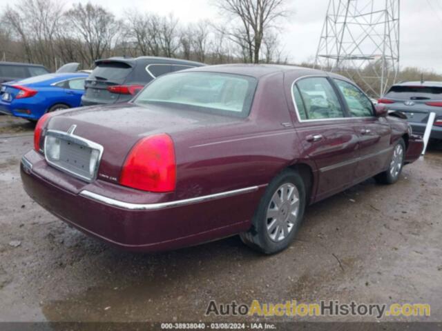 LINCOLN TOWN CAR SIGNATURE LIMITED, 1LNHM82V37Y612229