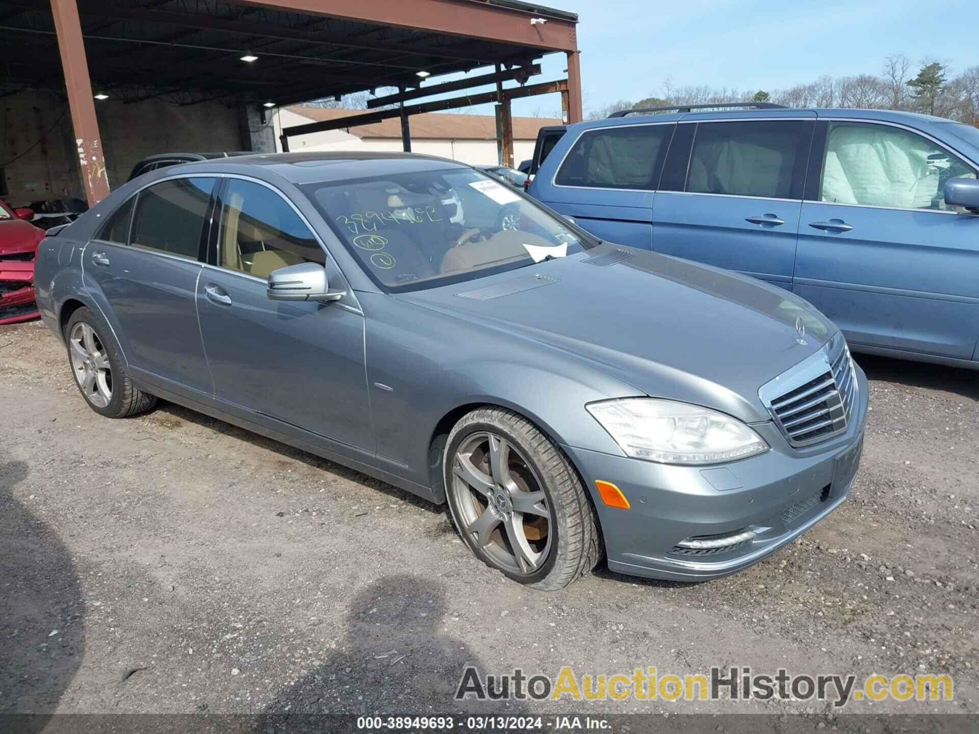 MERCEDES-BENZ S 550, WDDNG7DBXCA426076