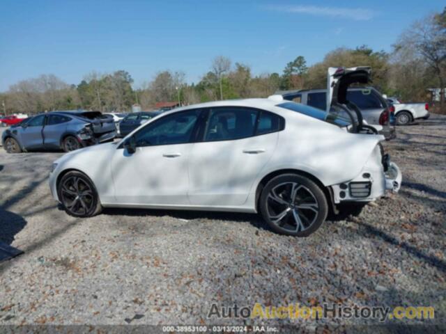 VOLVO S60 B5 PLUS DARK THEME, 7JRL12TW7PG225217