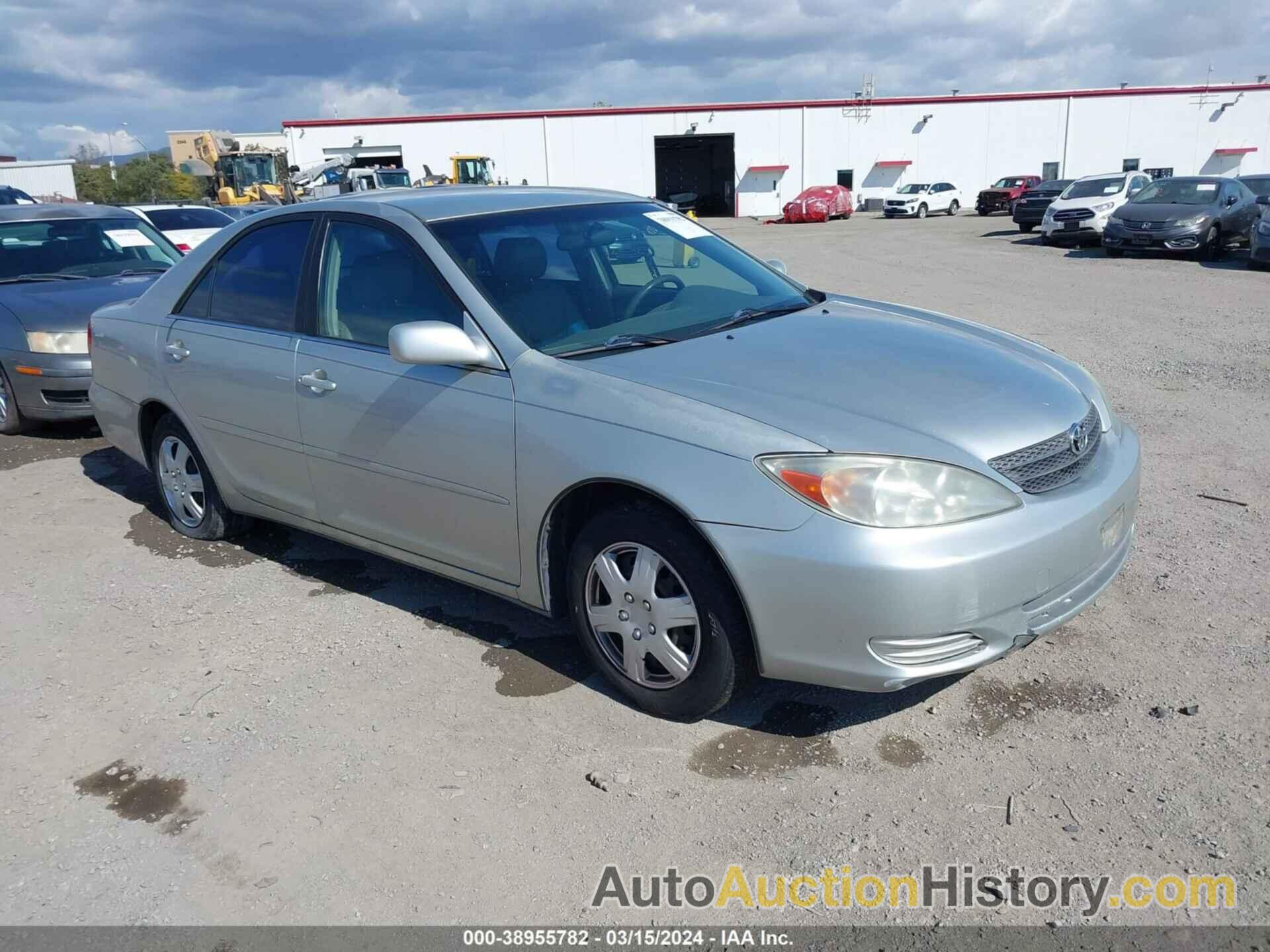 TOYOTA CAMRY LE, JTDBE32K420040028