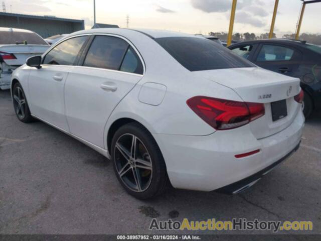 MERCEDES-BENZ A 220, WDD3G4EB6KW009396