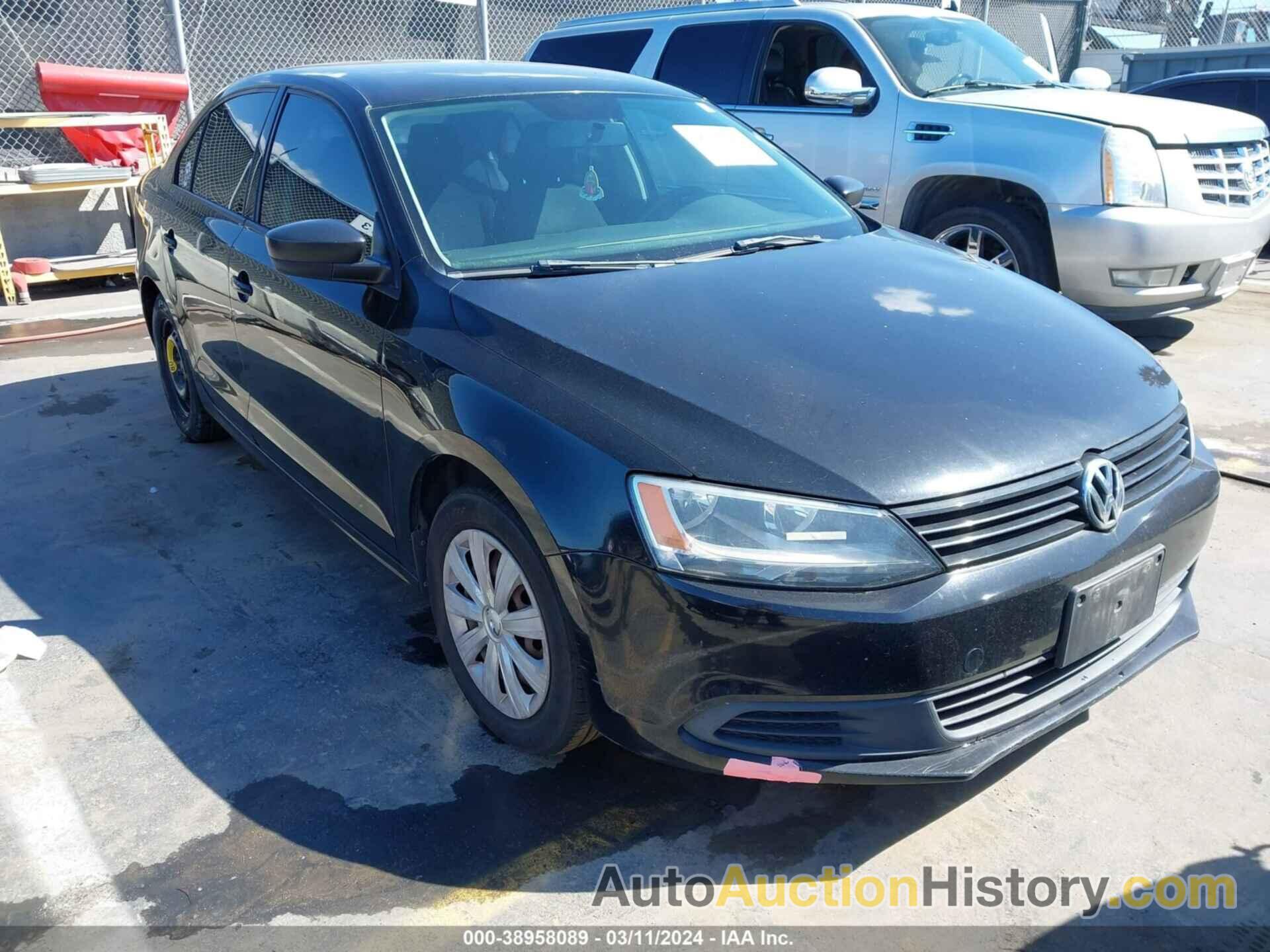 VOLKSWAGEN JETTA 2.0L S, 3VW2K7AJ3BM335608