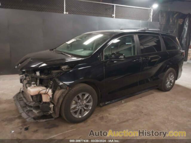 TOYOTA SIENNA LE, 5TDKRKEC9NS078004