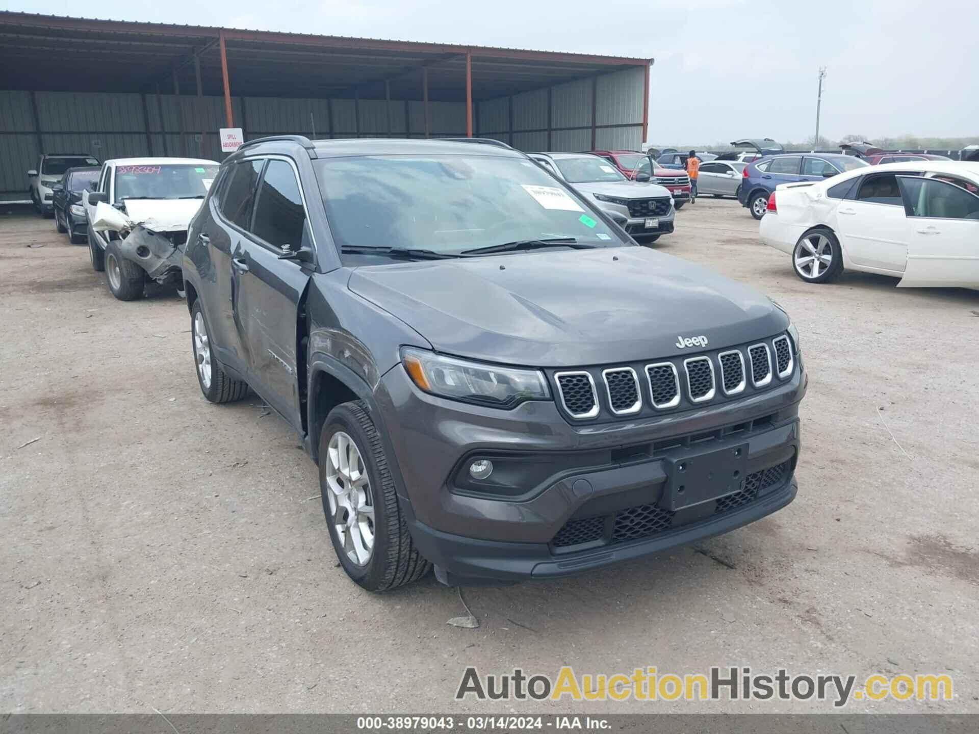 JEEP COMPASS LATITUDE LUX FWD, 3C4NJDFN9PT517484