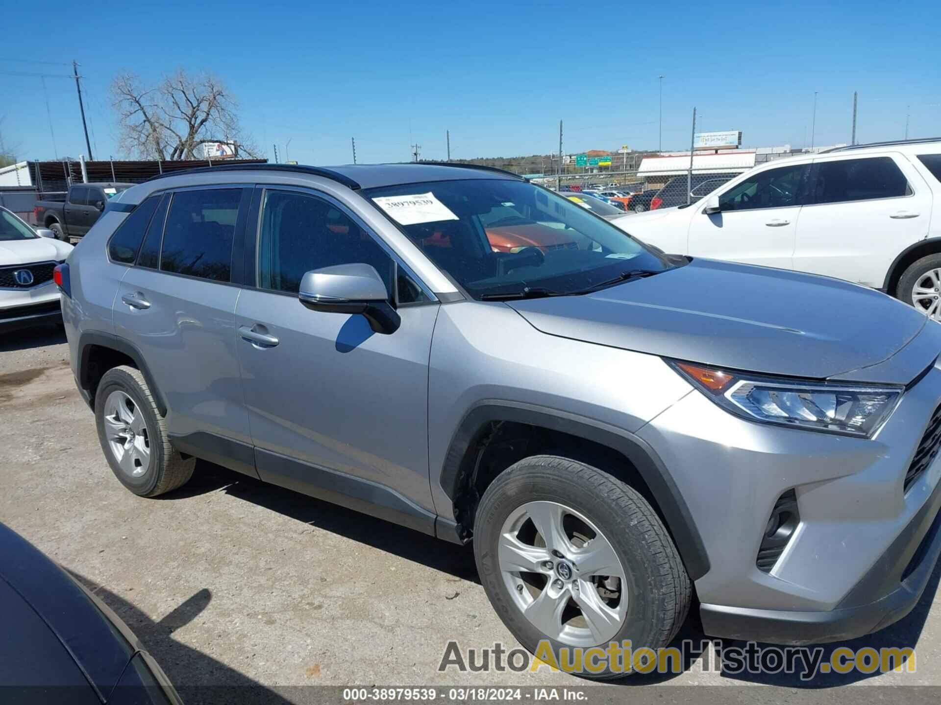 TOYOTA RAV4 XLE, 2T3W1RFV5LC079035