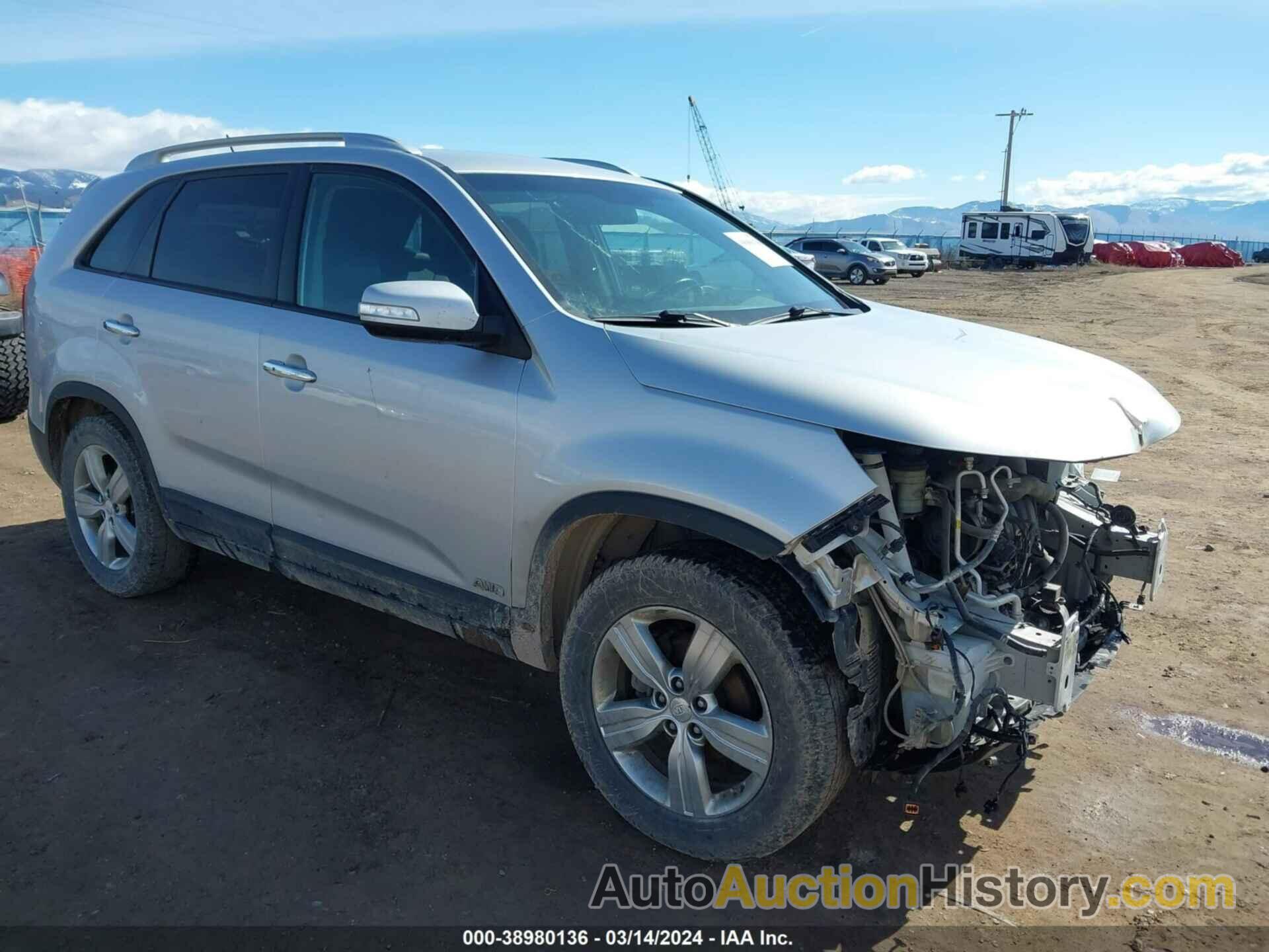 KIA SORENTO EX, 5XYKUCA65DG410830