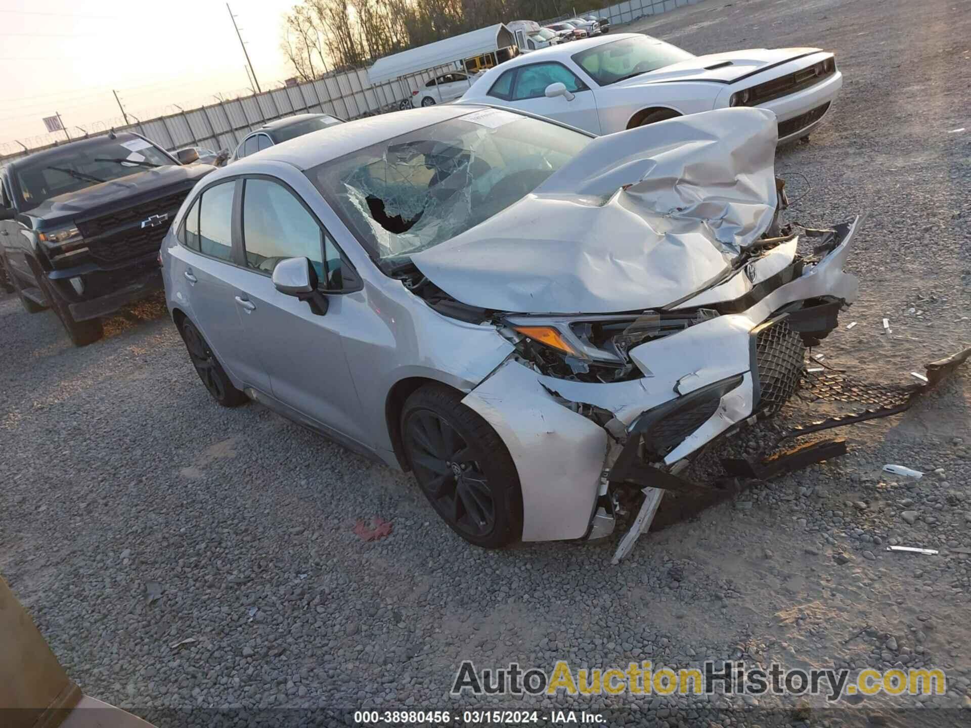 TOYOTA COROLLA SE, 5YFS4MCE8PP155391