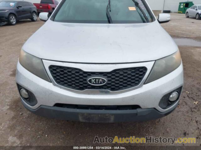 KIA SORENTO LX, 5XYKT4A1XBG029467