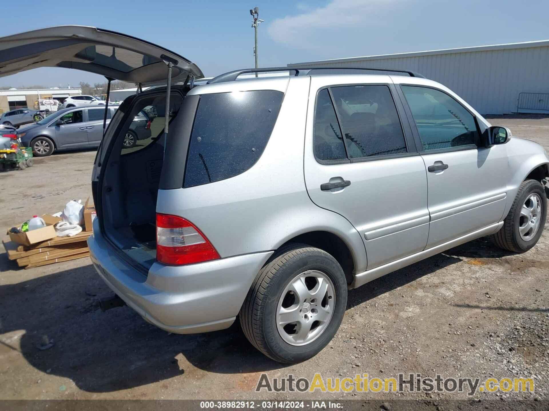 MERCEDES-BENZ ML 320, 4JGAB54E82A347151