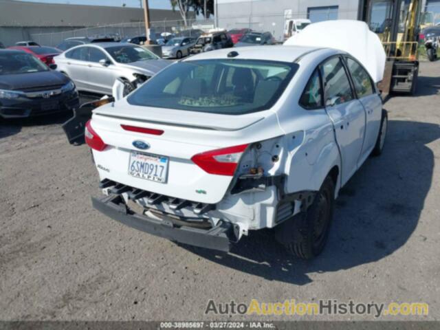 FORD FOCUS SE, 1FAHP3F25CL130678