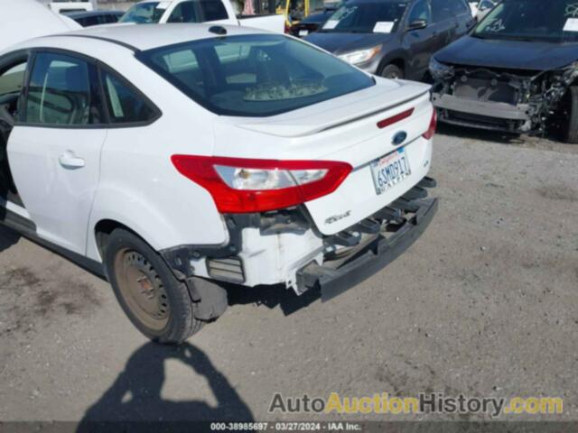 FORD FOCUS SE, 1FAHP3F25CL130678