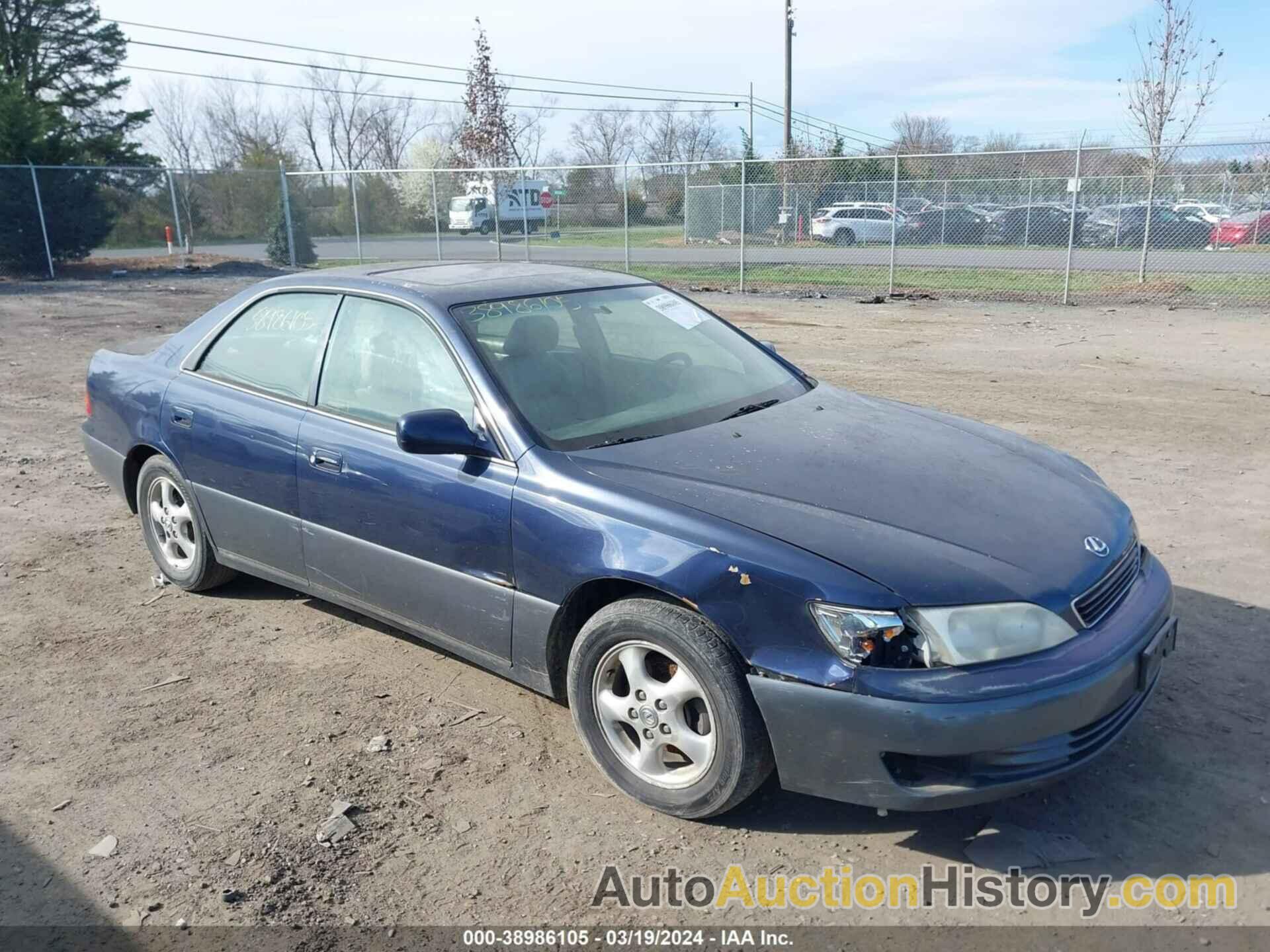 LEXUS ES 300, JT8BF28G7W0136637