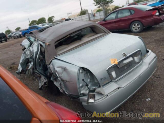 LINCOLN TOWN CAR, 1LNHM82V67Y611463