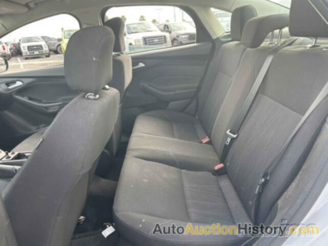 FORD FOCUS SE, 1FADP3F20GL247699